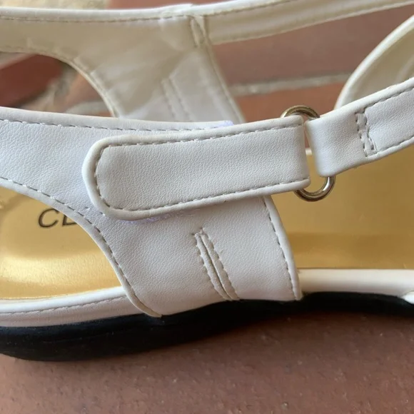 Classique White Vegan Leather Sandals - Picture 9 of 9